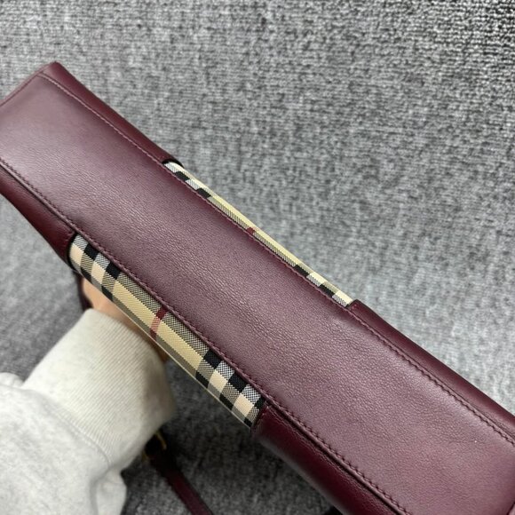 Burberry Leather Shoulder Bag 499-032225 - Picture 11 of 16